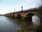  le pont de pierre et ses lampadaires